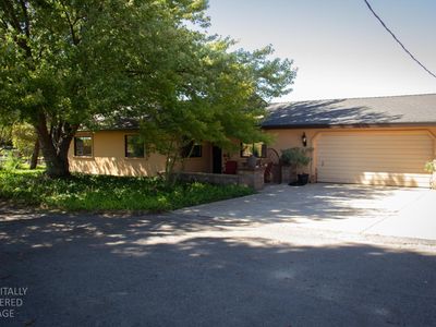 5880 Sunset Blvd W