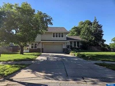 6111 Tennyson Cir