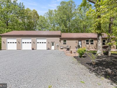 859 Hank Ln