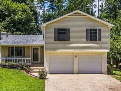3363 Fowler Blvd