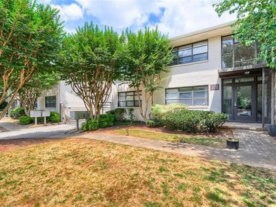 818 Greenwood Ave NE APT 104