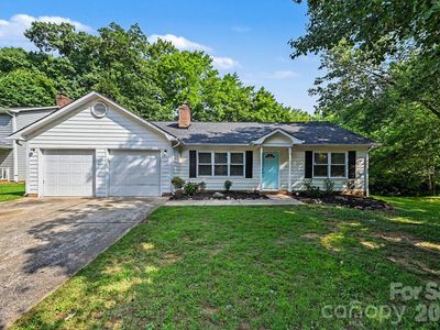 6804 Streamside Dr