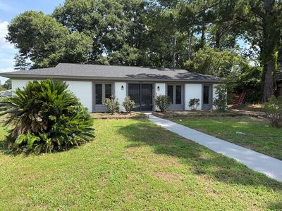 3725 Montrose Dr