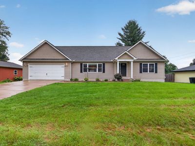 332 Cherokee Ln