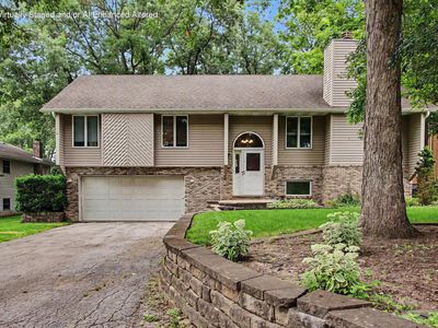 1964 Loganberry Ln