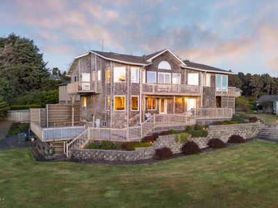 1903 NE Spindrift Ct