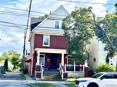 915 Ferry Ave