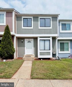 30 Sugarland Square Ct