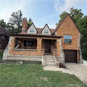 49 W Maplewood Ave