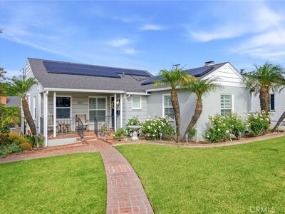 2421 Winthrop Dr