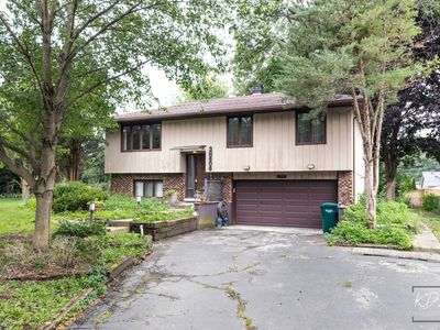 3N606 Locust Ave