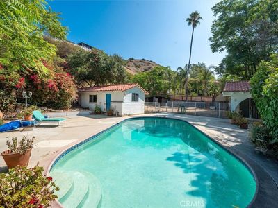 9953 La Tuna Canyon Rd