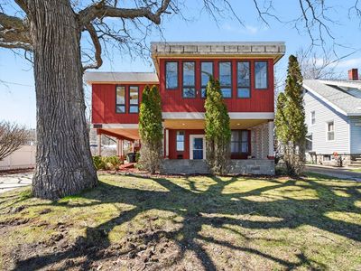 3135 Lakeshore Dr