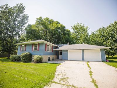 1000 W 4th St