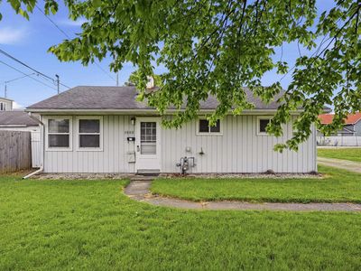 1605 W Main St