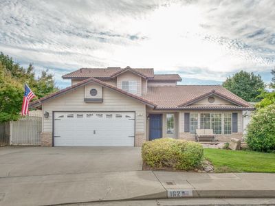 162 N Amber Ave