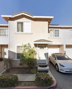 55 Estrada Ct