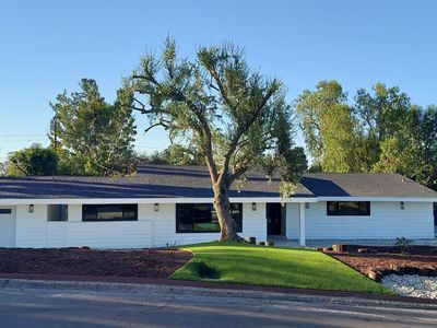 1271 La Jolla Dr