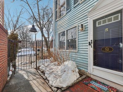 52 Washington Mews #52