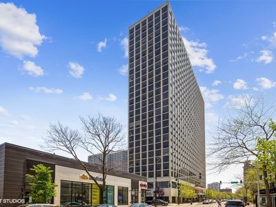4343 N Clarendon Ave APT 1518