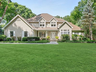16 Barclay Dr