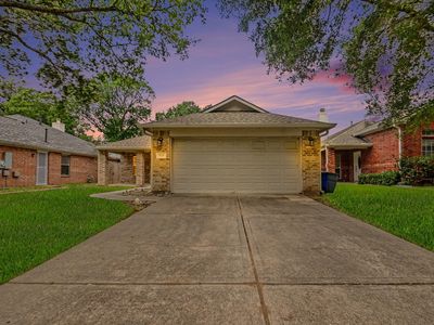 Property at 1816 Sherwood Forest Cir, League City, TX