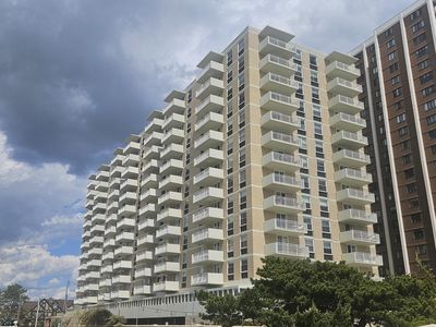 101 S Plaza Pl APT 813