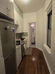 228 W 17th St #2B