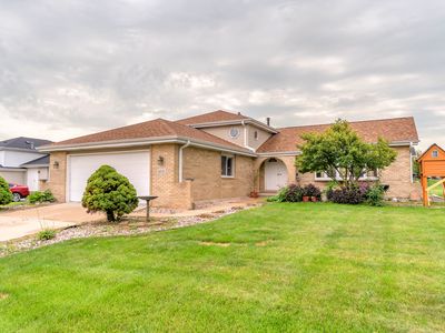 6035 Kathryn Ln