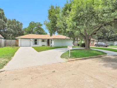 6322 King Post Dr