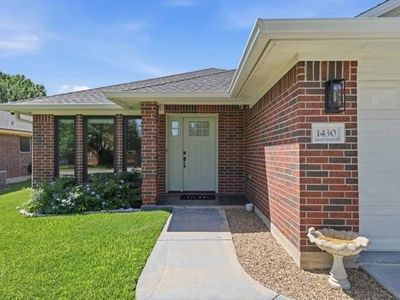 1430 Cedarcrest Ln