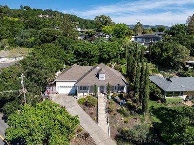 382 Lakeview Drive
