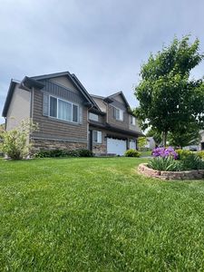 299 Krause Ave W