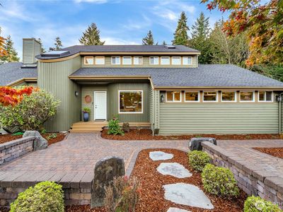 4001 Foxhall Drive NE