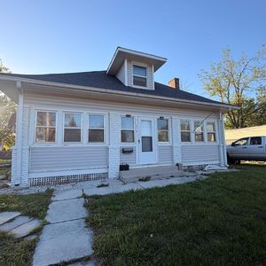 214 Crescent Dr