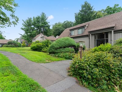 352 Heritage Village #B