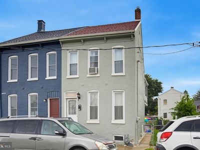 326 Smith St