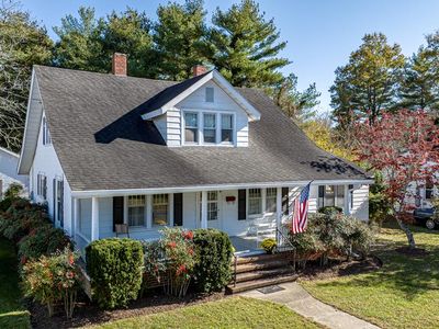 4 Lake St