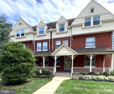 1504 N Broom St APT 9