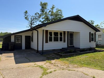 103 Sherry Ln