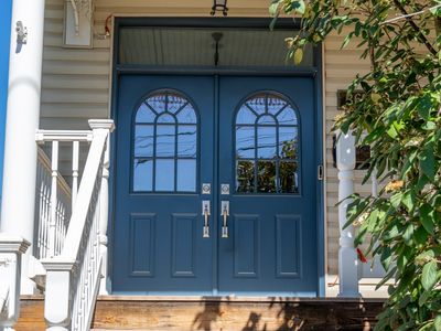 Property at 361 Library Pl, Oakmont, PA