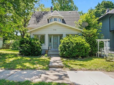 728 Adams St SE