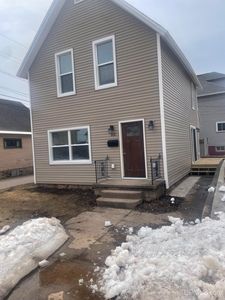 313 N Pioneer Ave
