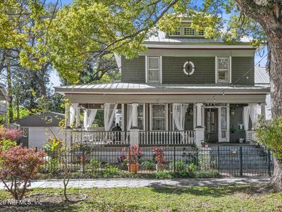 414 E 6TH Street