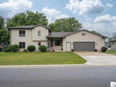 120 N Belmont Dr