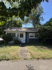 8707 N Woolsey Ave