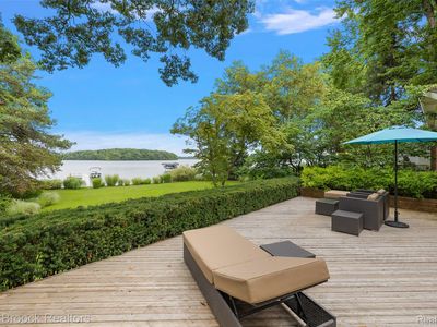 3377 W Shore Dr