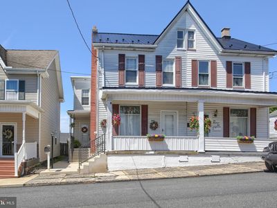 208 East St