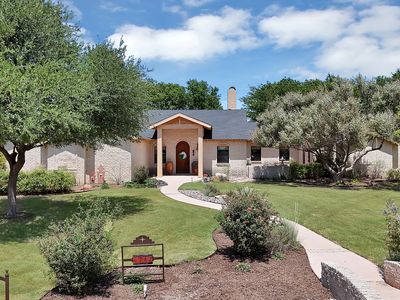 6747 Oak Hill Ln