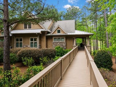 1081 Regency Dr